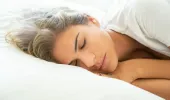 Jak medytacje przed snem wpływają na redukcję napięcia i poprawę snu.
